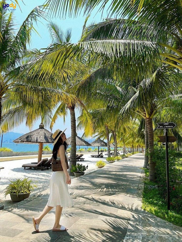 Tạo dáng chụp ảnh bãi biển khi đi dạo