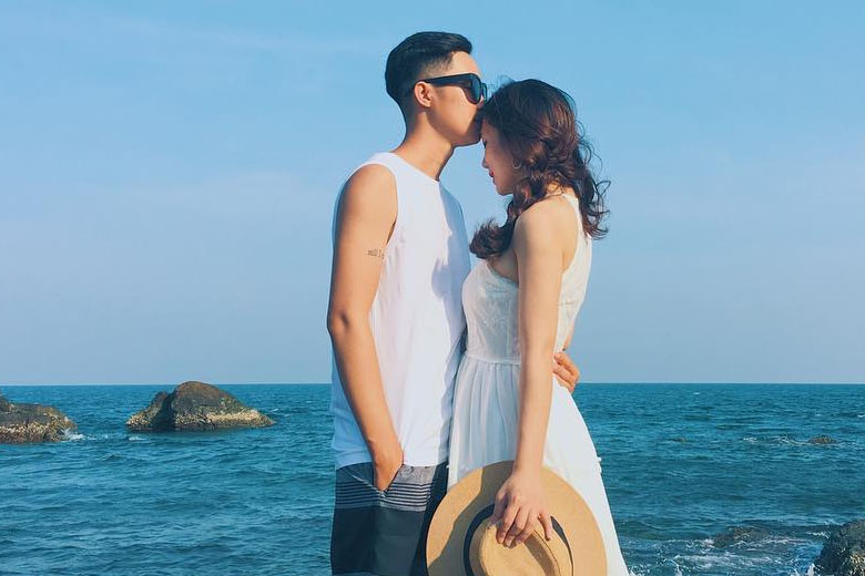 7++ cách chụp ảnh couple khi đi biển độc và lạ