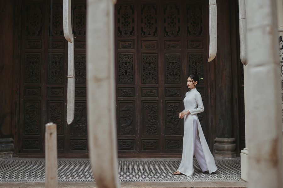 tạo dáng bước đi tự nhiên