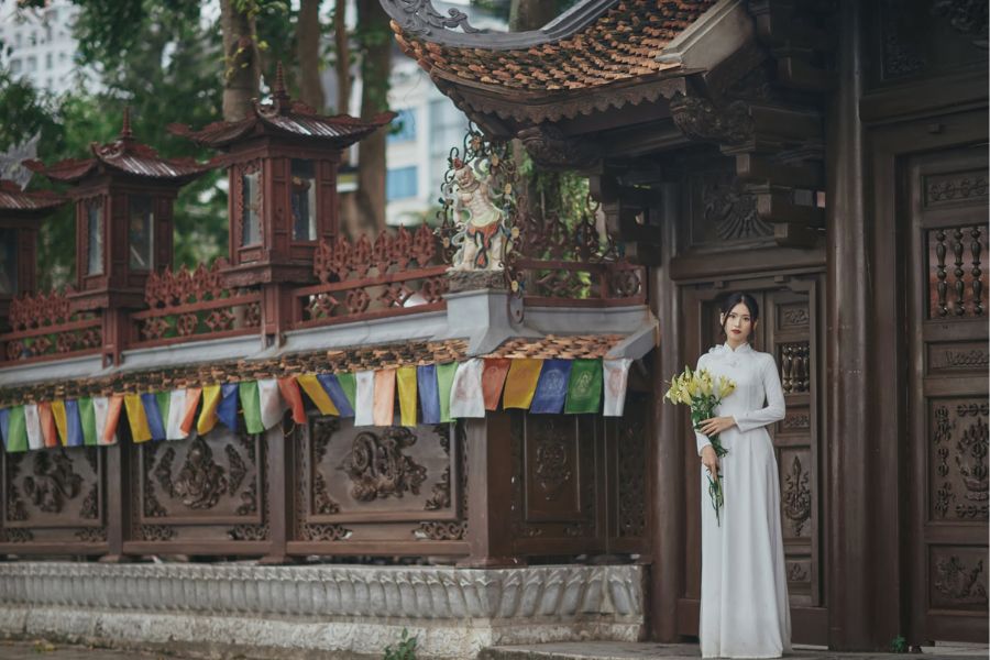 101+ Cách tạo dáng chụp ảnh ở Chùa lịch sự, thu hút cho cả nam và nữ
