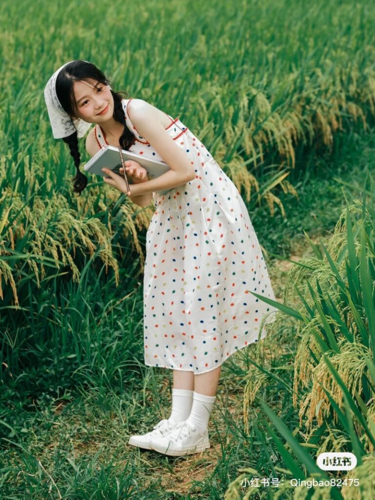 tạo dáng chụp ảnh với bong bóng