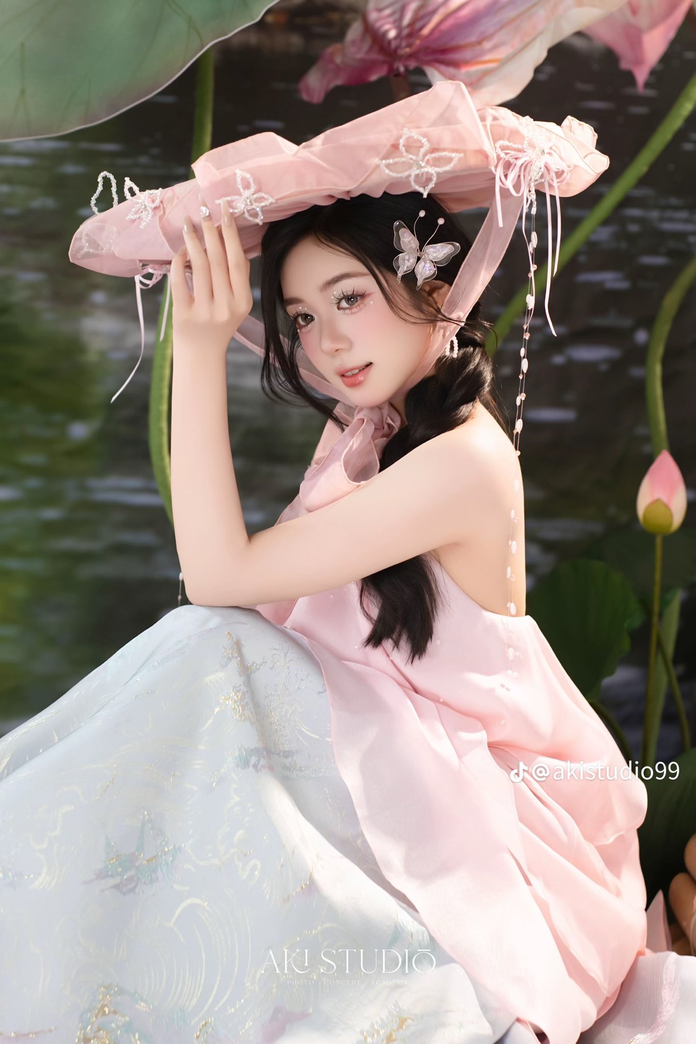 Gợi ý chụp hoa sen với hồng y