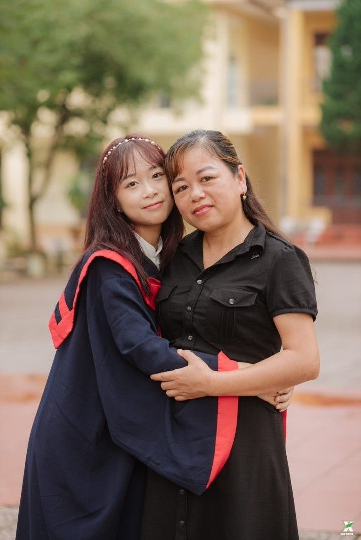 Thanh xuân của con, tự hào của ba mẹ