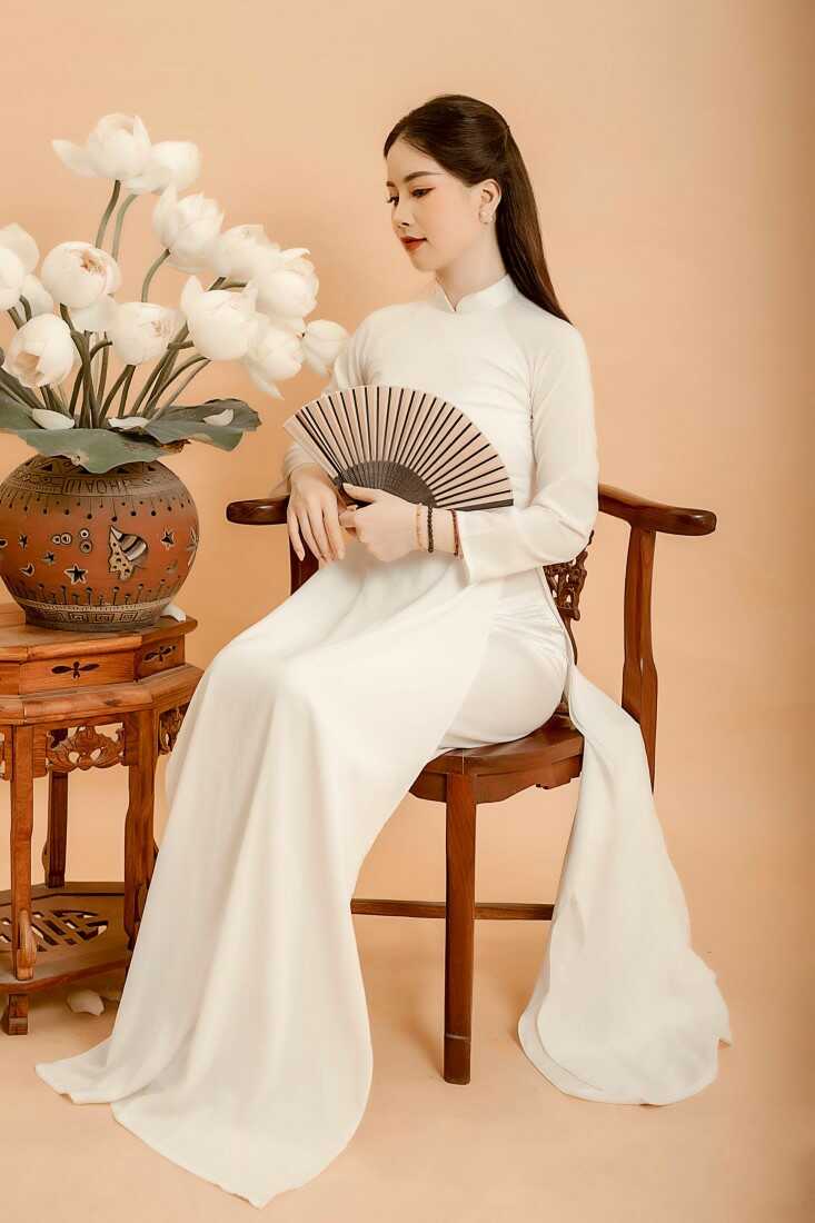 Cách tạo dáng chụp ảnh với hoa sen đẹp hút hồn