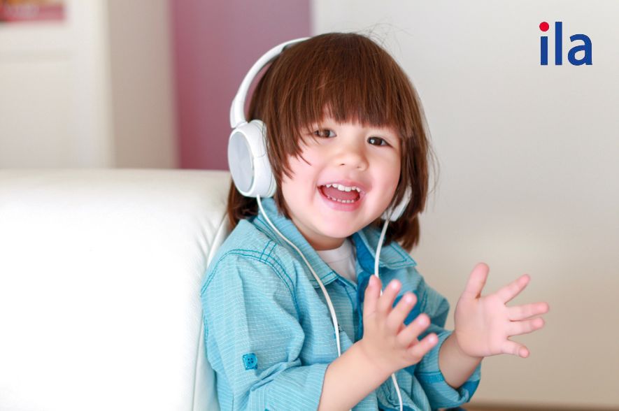 Học từ vựng qua bài hát.