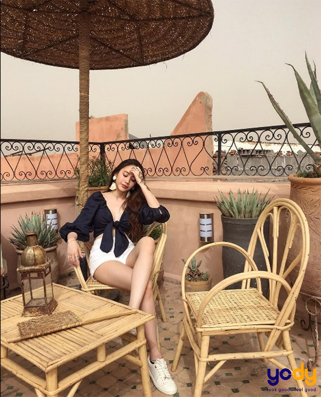 cách tạo dáng chụp ảnh ngồi ghế