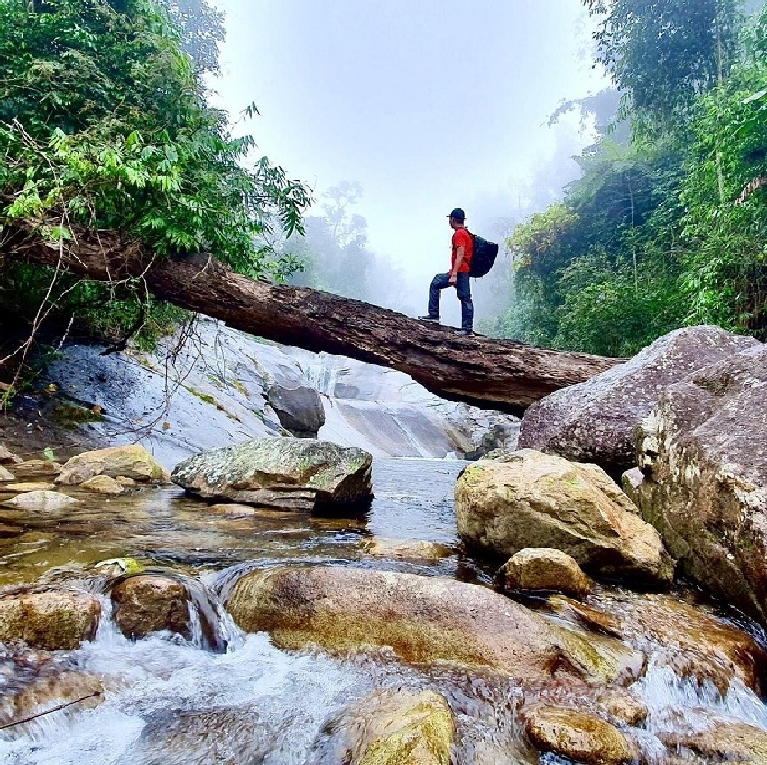 Đường lên xã Na Ngoi