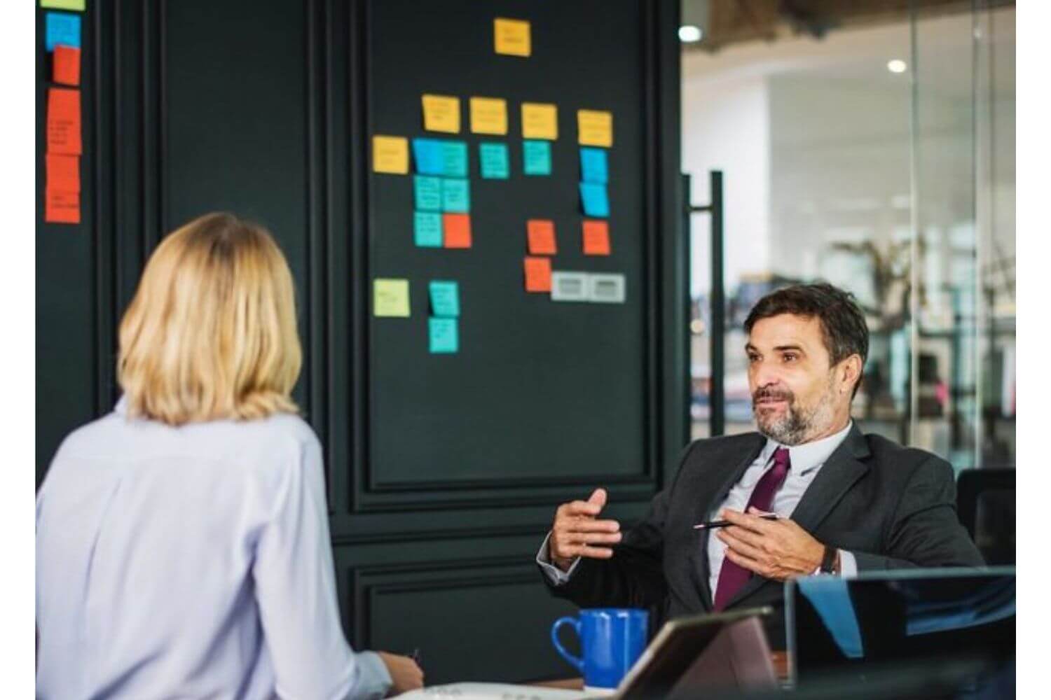 Khi trả lời hãy lồng ghép vào những trải nghiệm thực tế cho thấy ứng viên đã vận dụng điểm mạnh vào công việc và cách khắc phục hiệu quả điểm yếu