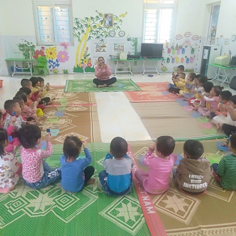 LQVT: NHẬN BIẾT HÌNH TRÒN, HÌNH VUÔNG - LỚP 3 TUỔI A