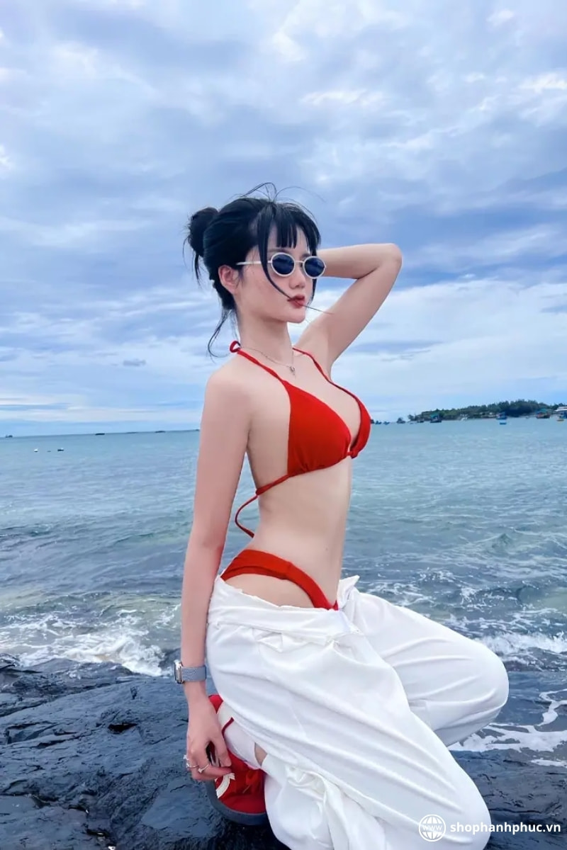 Hinh gái bikini