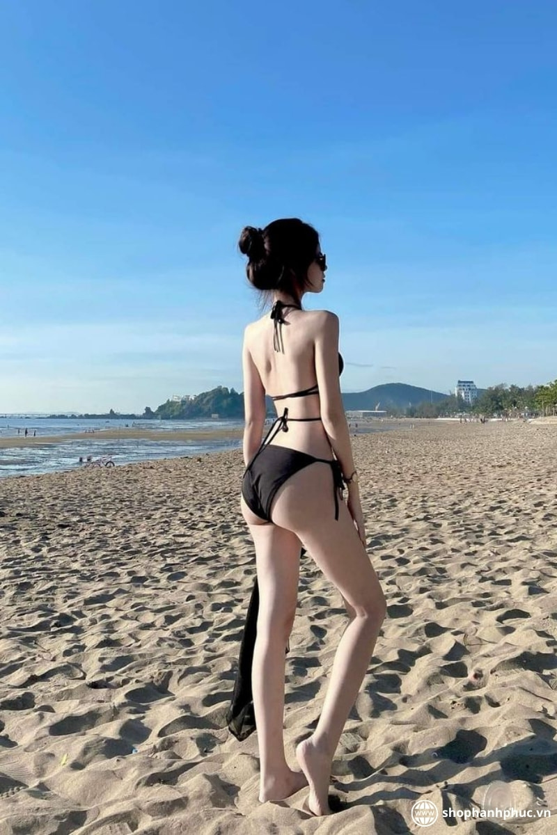 Gái xinh mặc bikini siêu mỏng