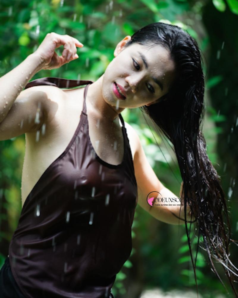 Ảnh gái xinh mặc yếm thả rông