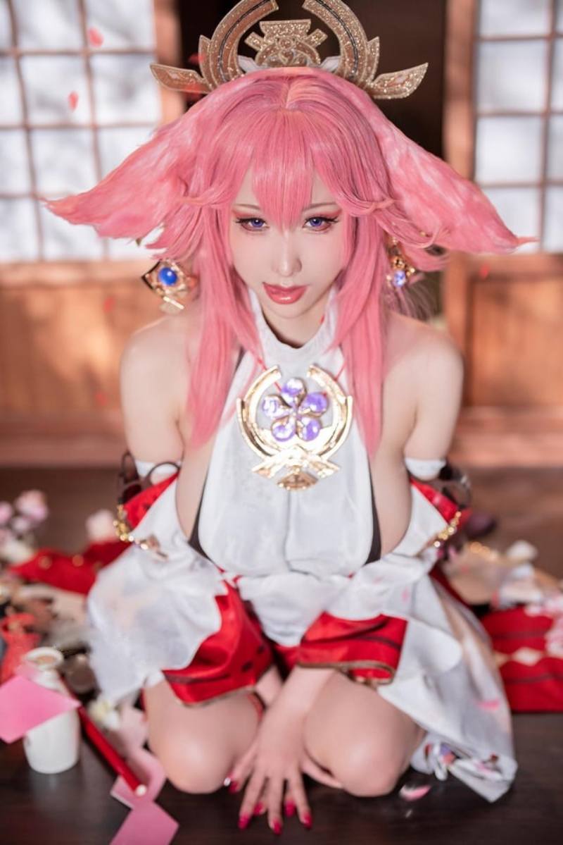 Cosplay Yae Miko cuốn hút