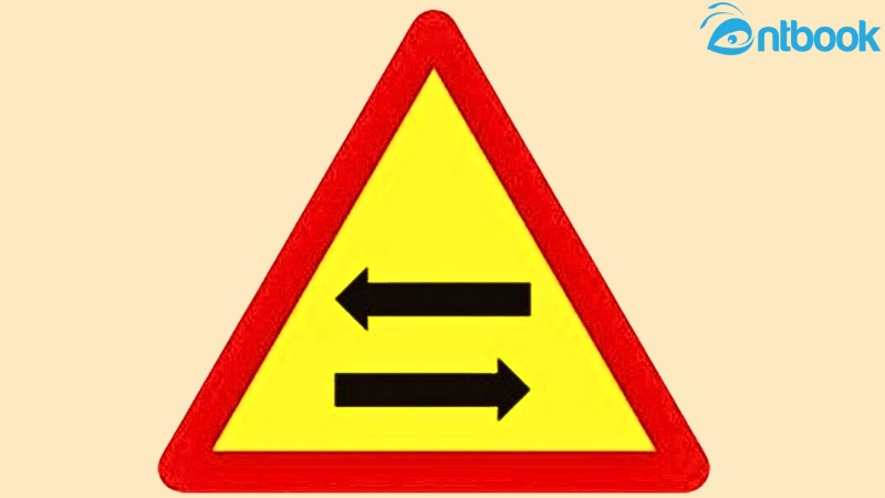 Biển nào báo hiệu giao nhau với đường hai chiều