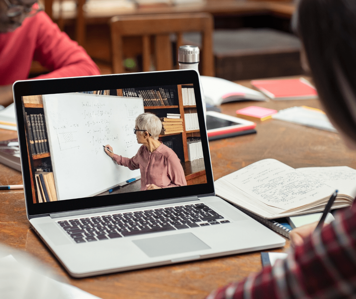 Góc máy cơ bản- chụp góc qua vai