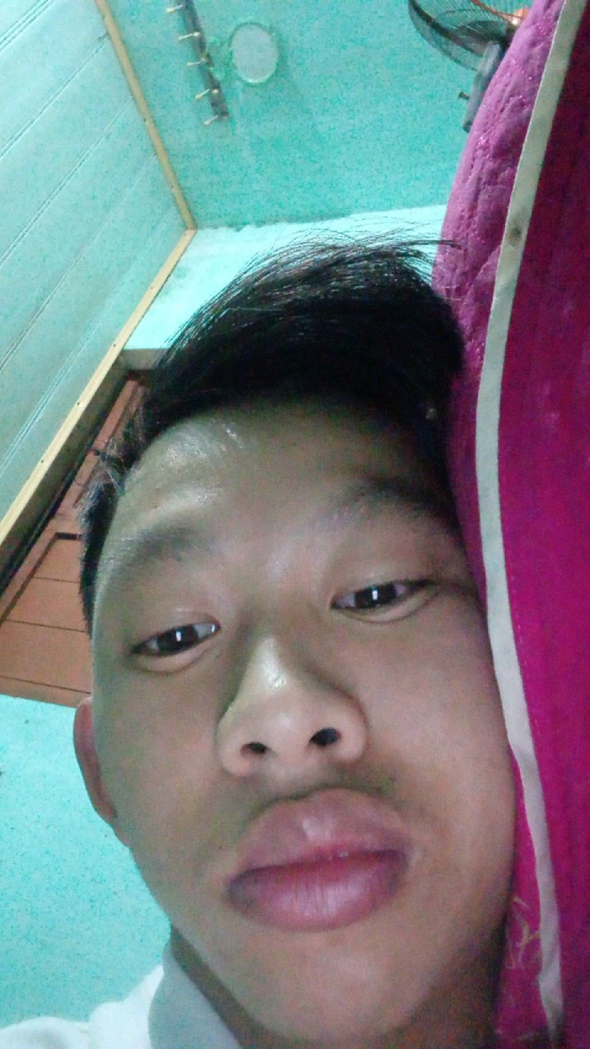 Chân dung người đàn ông bị camera phản bội