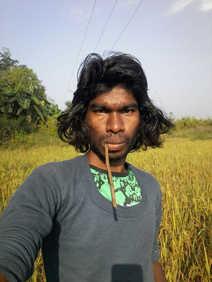 Tạo dáng như thần, gương mặt như… quỷ