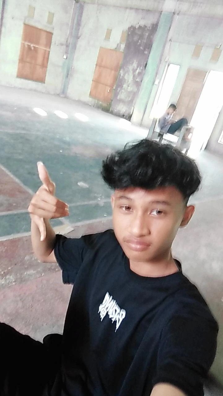 Tóc tai không hợp tác, mặt mũi thì đình công