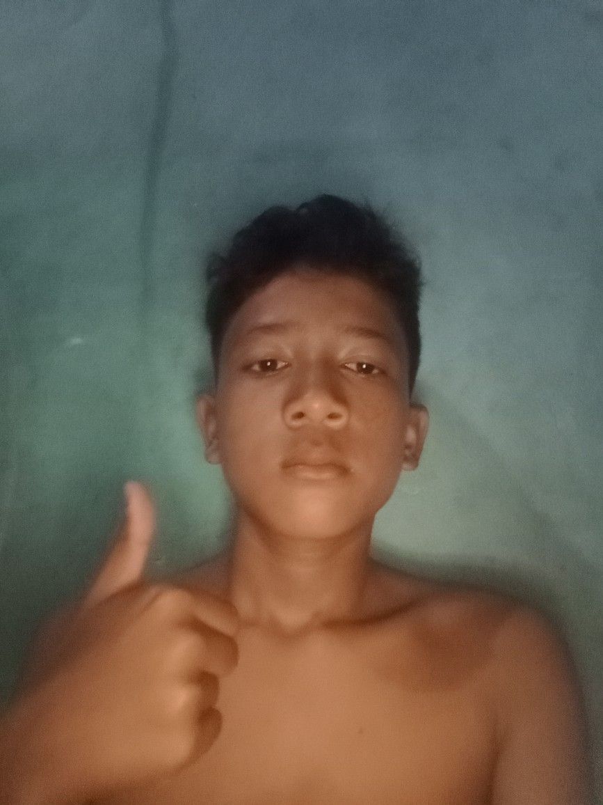 Làm meme thì tốt hơn làm người mẫu