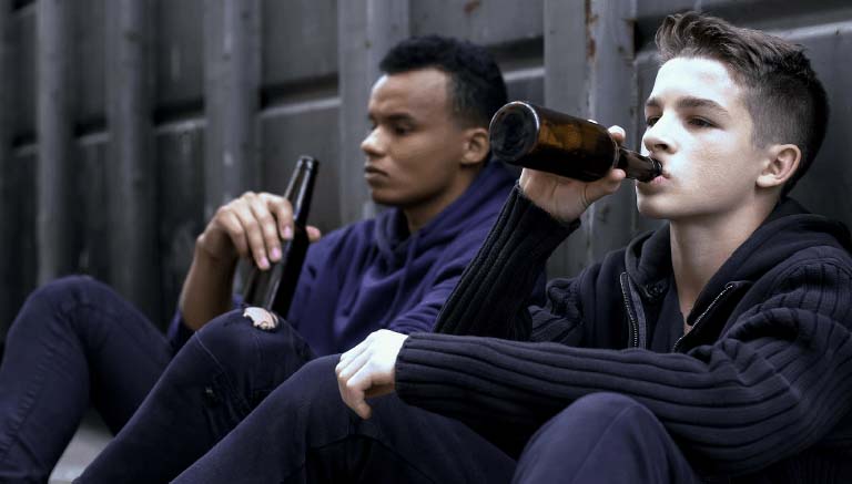 các tệ nạn xã hội trong học đường