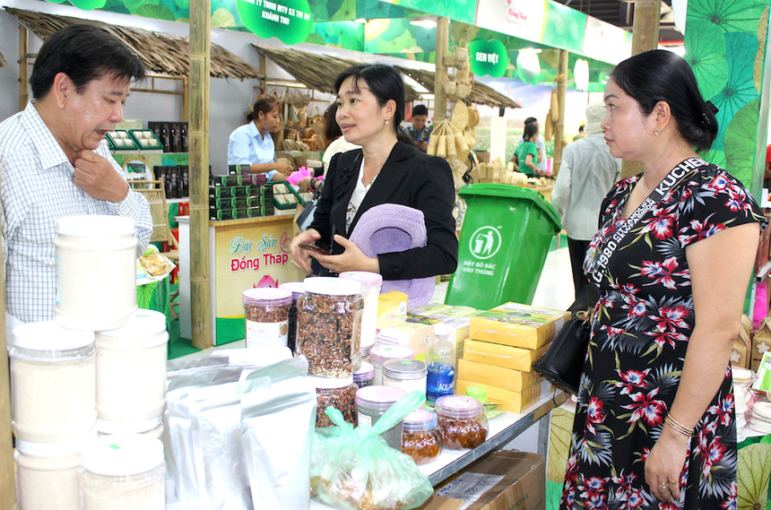 Người nông thôn "online" tăng vọt, tích cực mua sắm trực tuyến