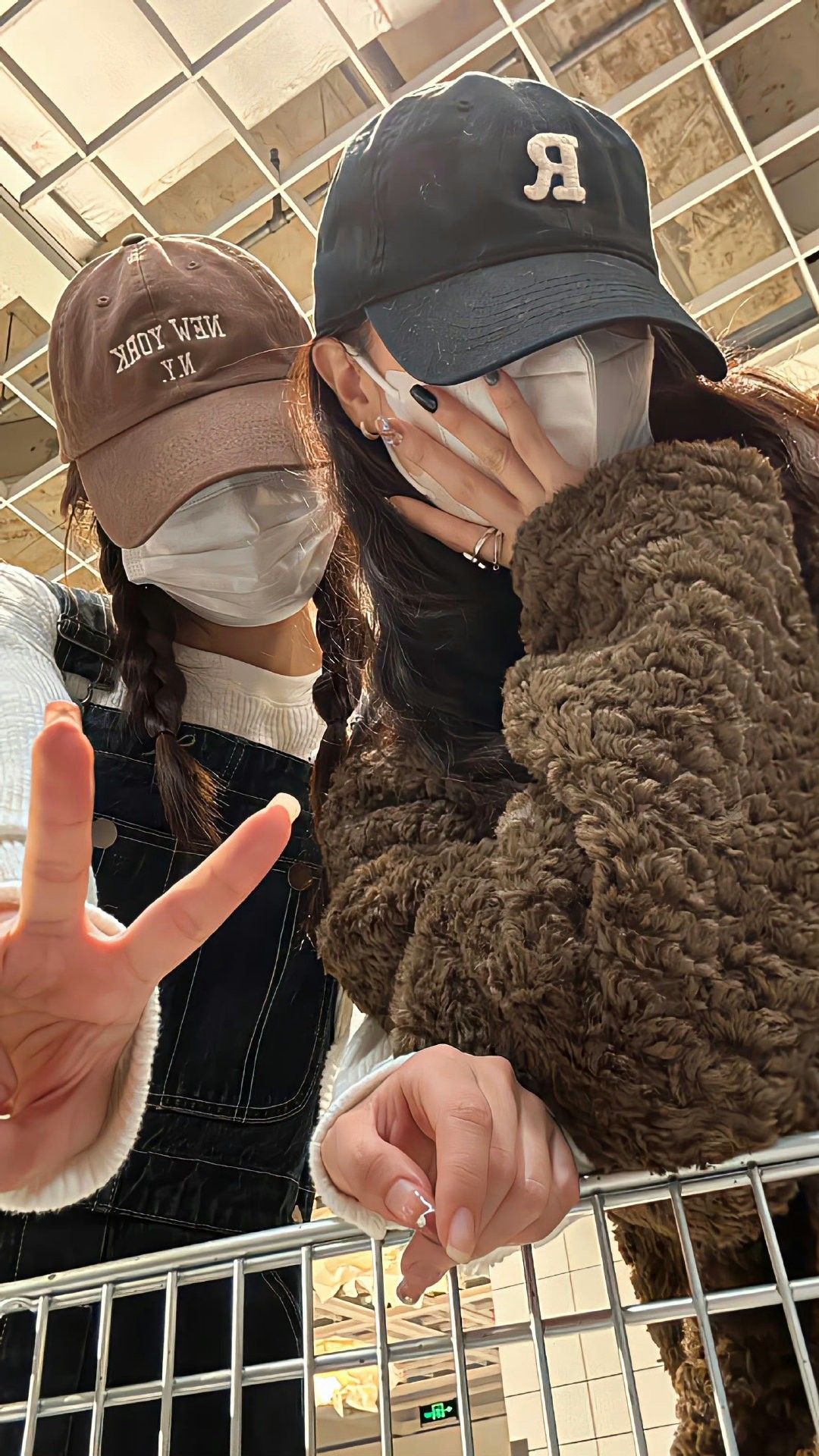 Gió có thể làm rối tóc nhưng không làm rối vibe