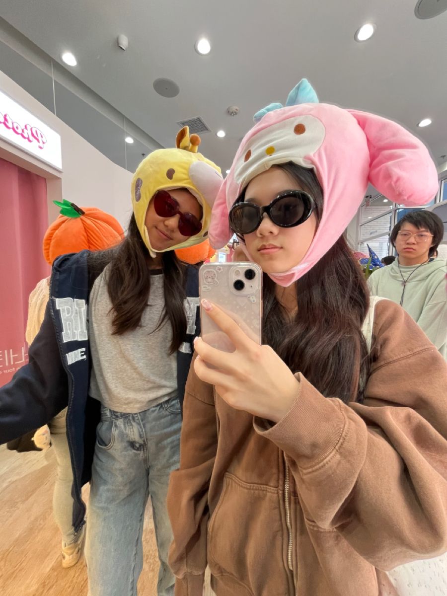 Mặt trời cũng không ấm bằng nụ cười này