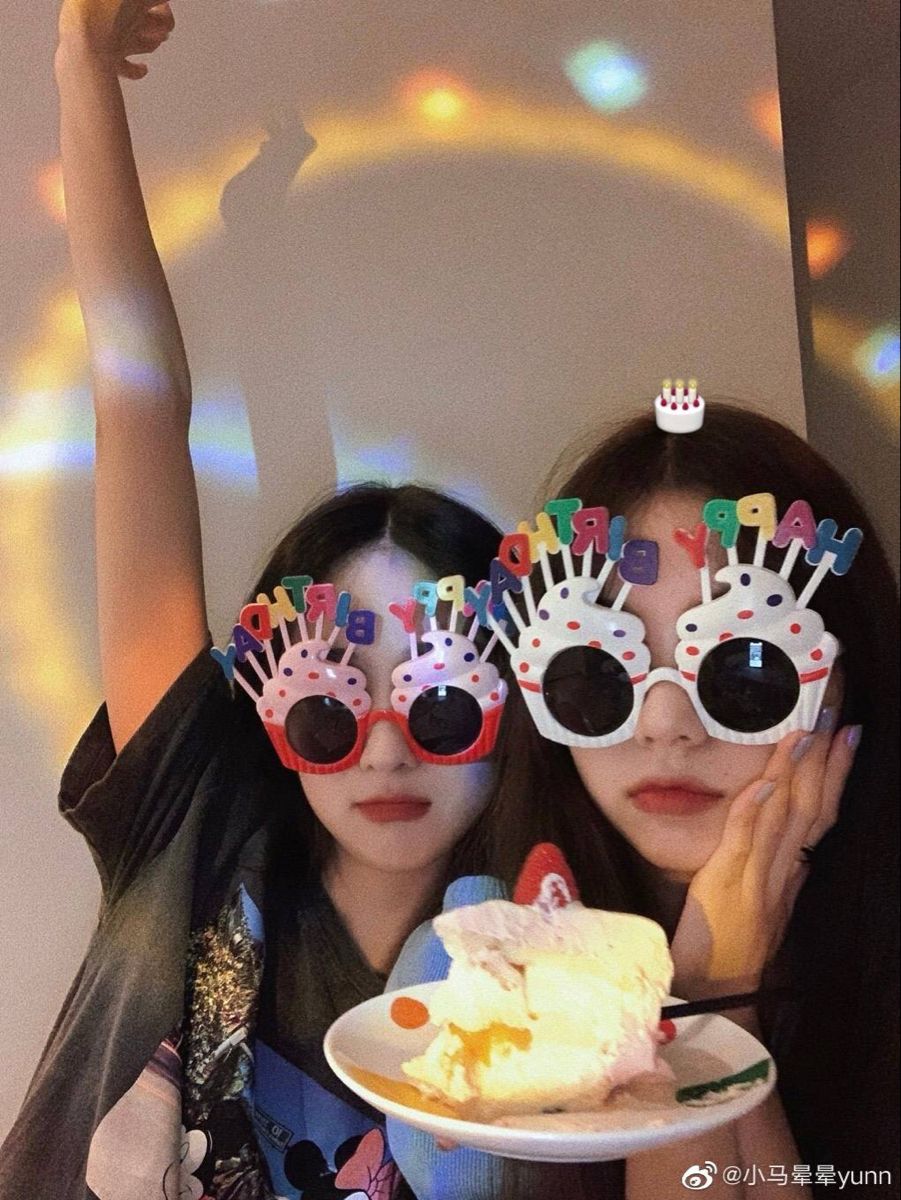 Một cái liếc mắt, một cái cười — thế là thành kỷ niệm