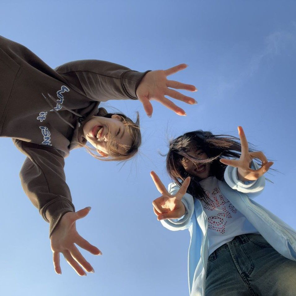 Ảnh có thể mờ, nhưng tình bạn không mờ đâu