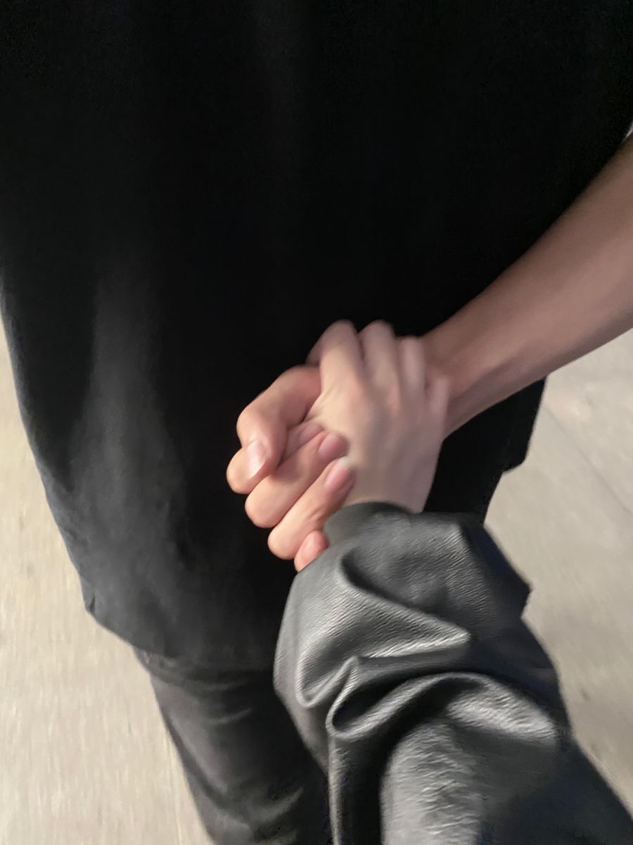 Ảnh chụp với người yêu che mặt mang vẻ đẹp tinh tế nhẹ nhàng