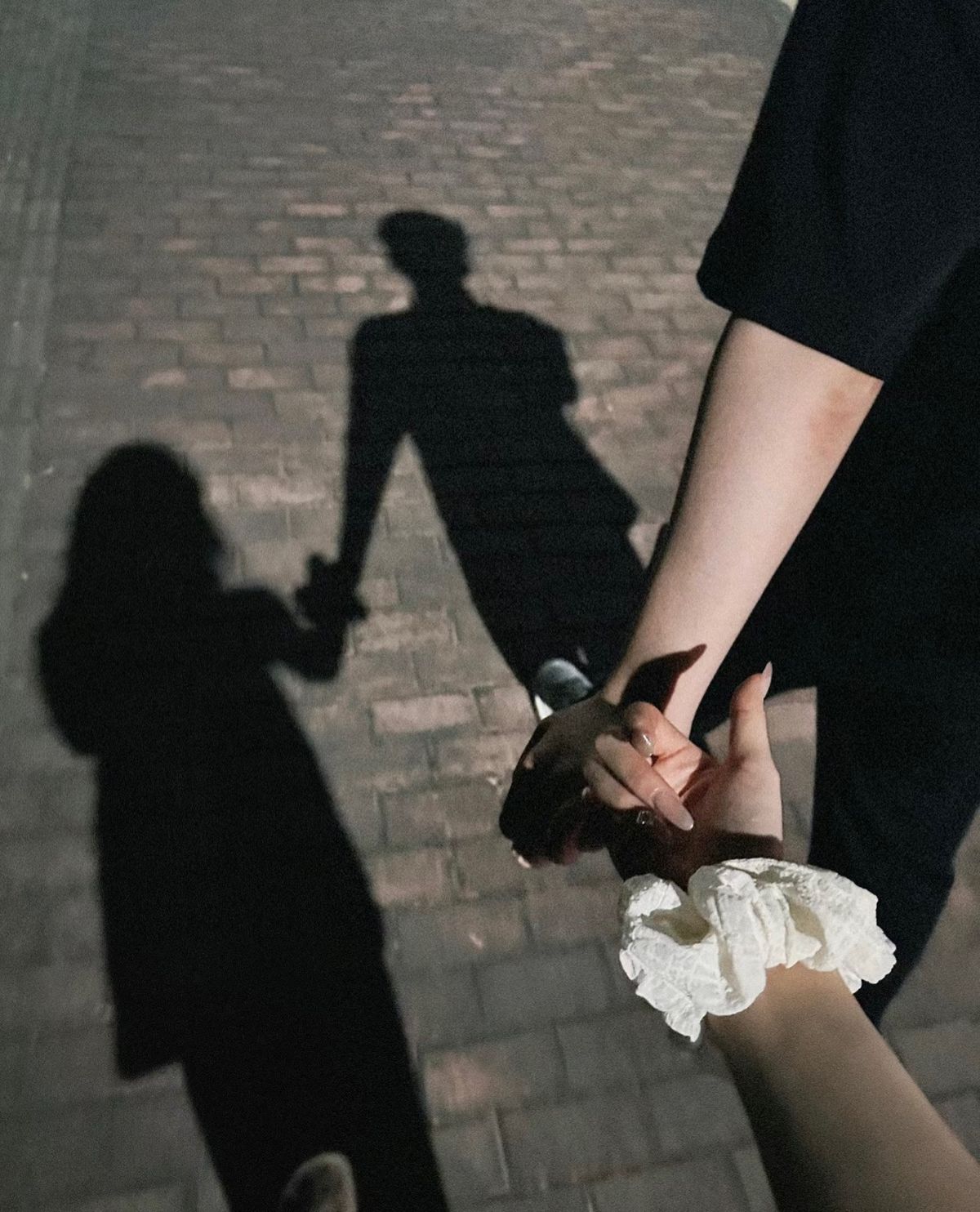 Ảnh chụp với người yêu che mặt tạo nên nét nghệ thuật riêng