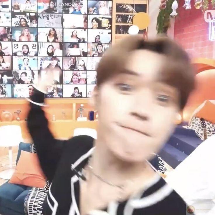 Meme đánh khiến group chat lúc nào cũng náo nhiệt và vui vẻ