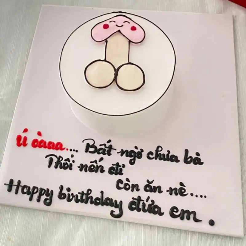 Mẫu bánh sinh nhật hình con cu dễ thương với lớp kem mịn