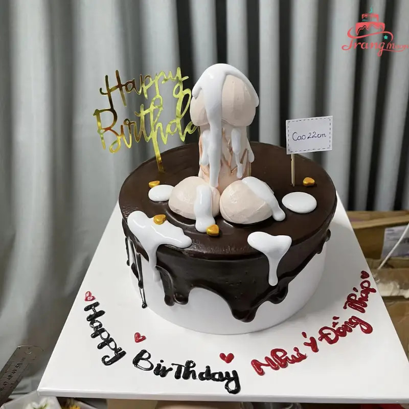 Mẫu bánh kem hình con cu chân thực với chi tiết tinh xảo