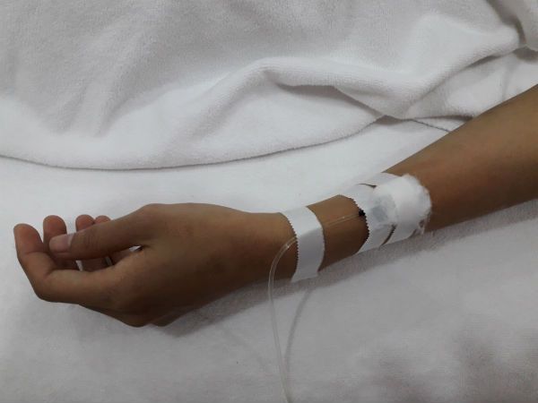 Truyền nước biển giúp người bệnh hồi phục sức khỏe nhanh hơn