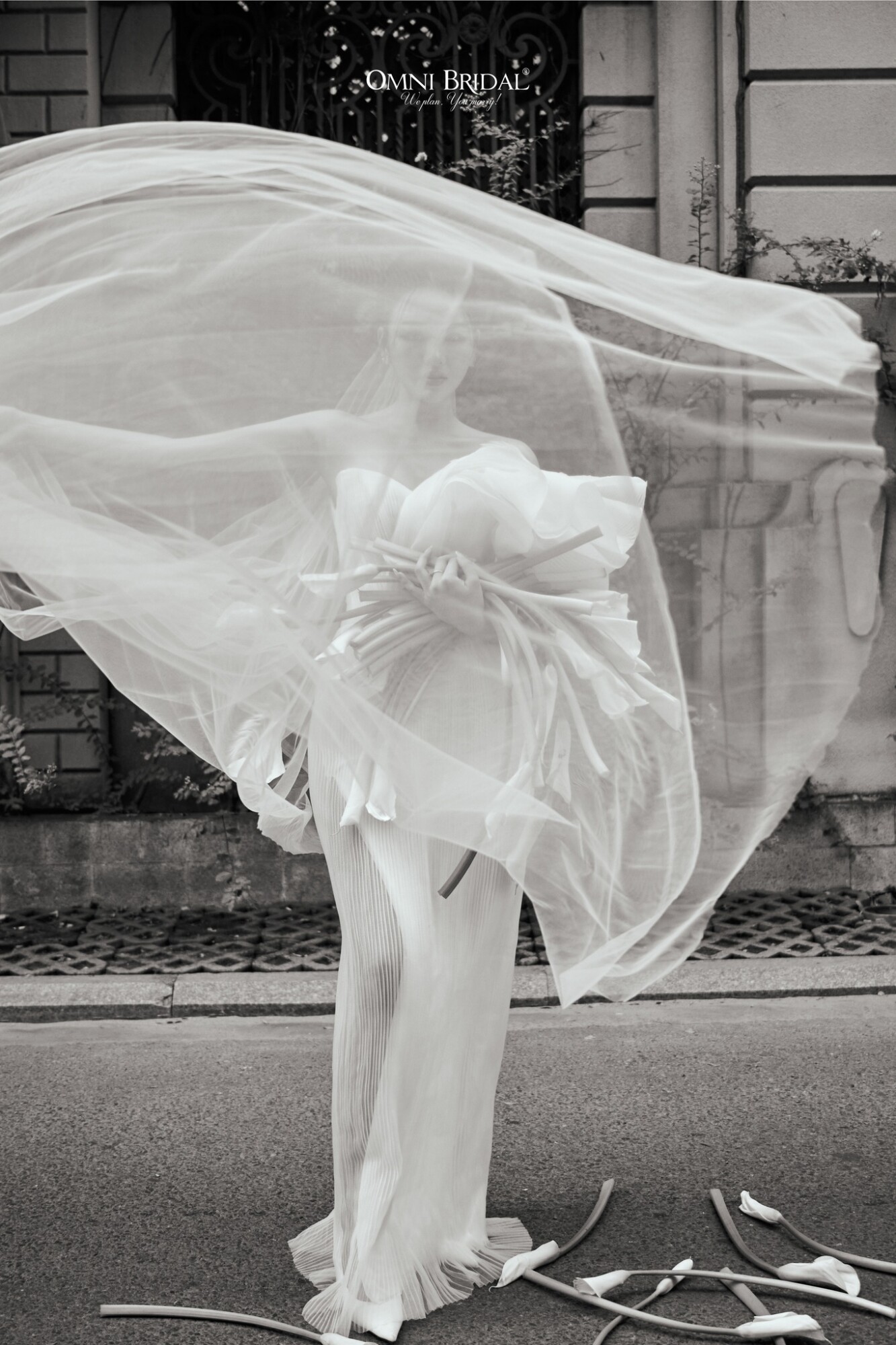 Lựa chọn trang phục khi chụp ảnh cưới trắng đen