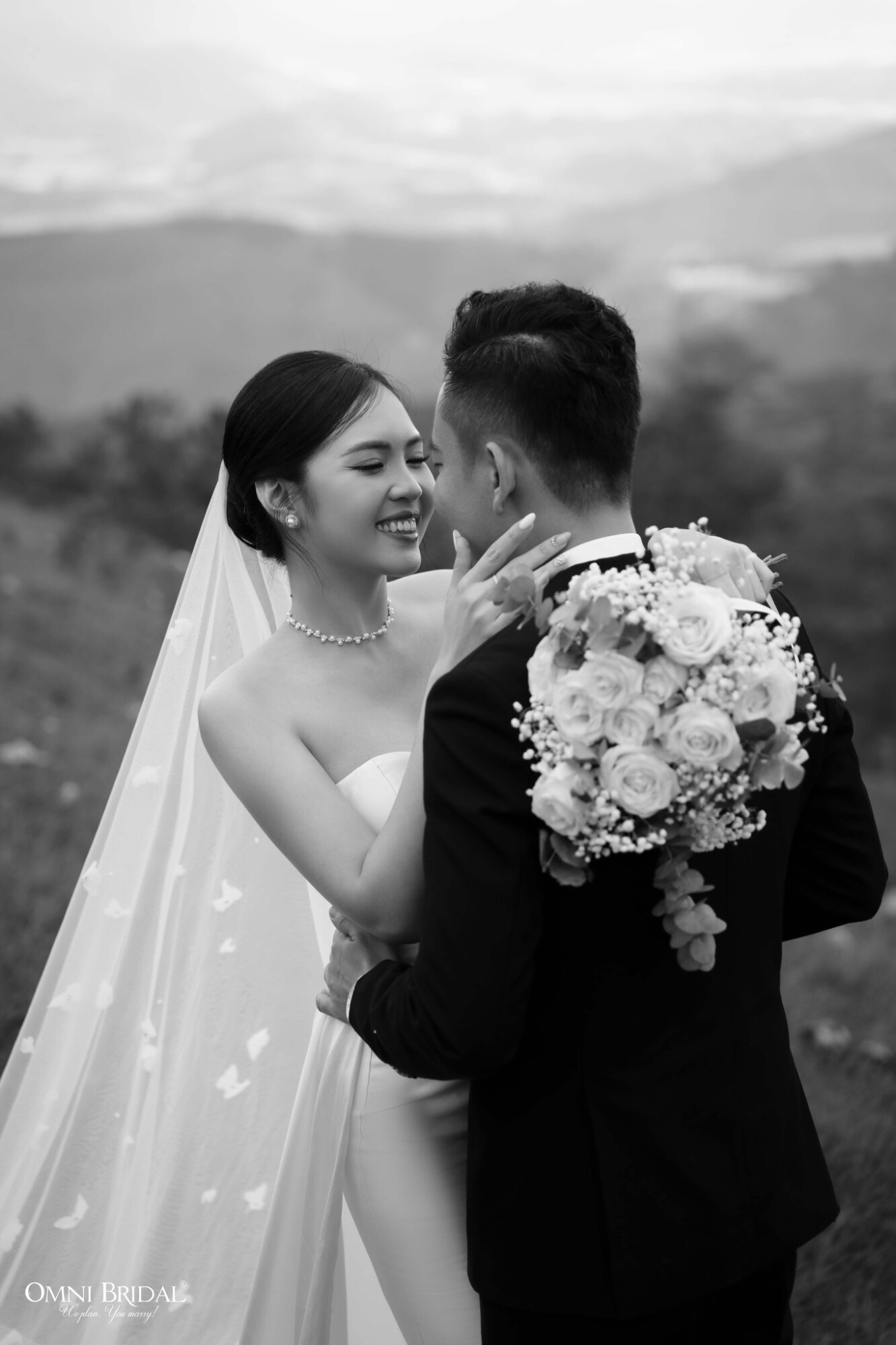 Biểu cảm tự nhiên cho bức ảnh cưới đẹp