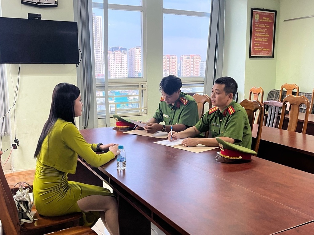 Tranh cãi về họ Vỏ của cựu tiếp viên hàng không điều hành đường dây bán dâm - 2