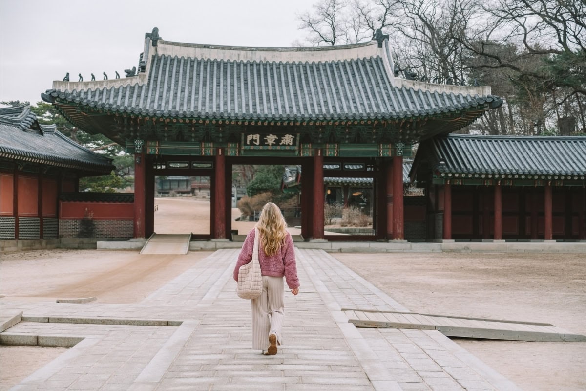Michelle walking towards Gyeongbokgung Palace