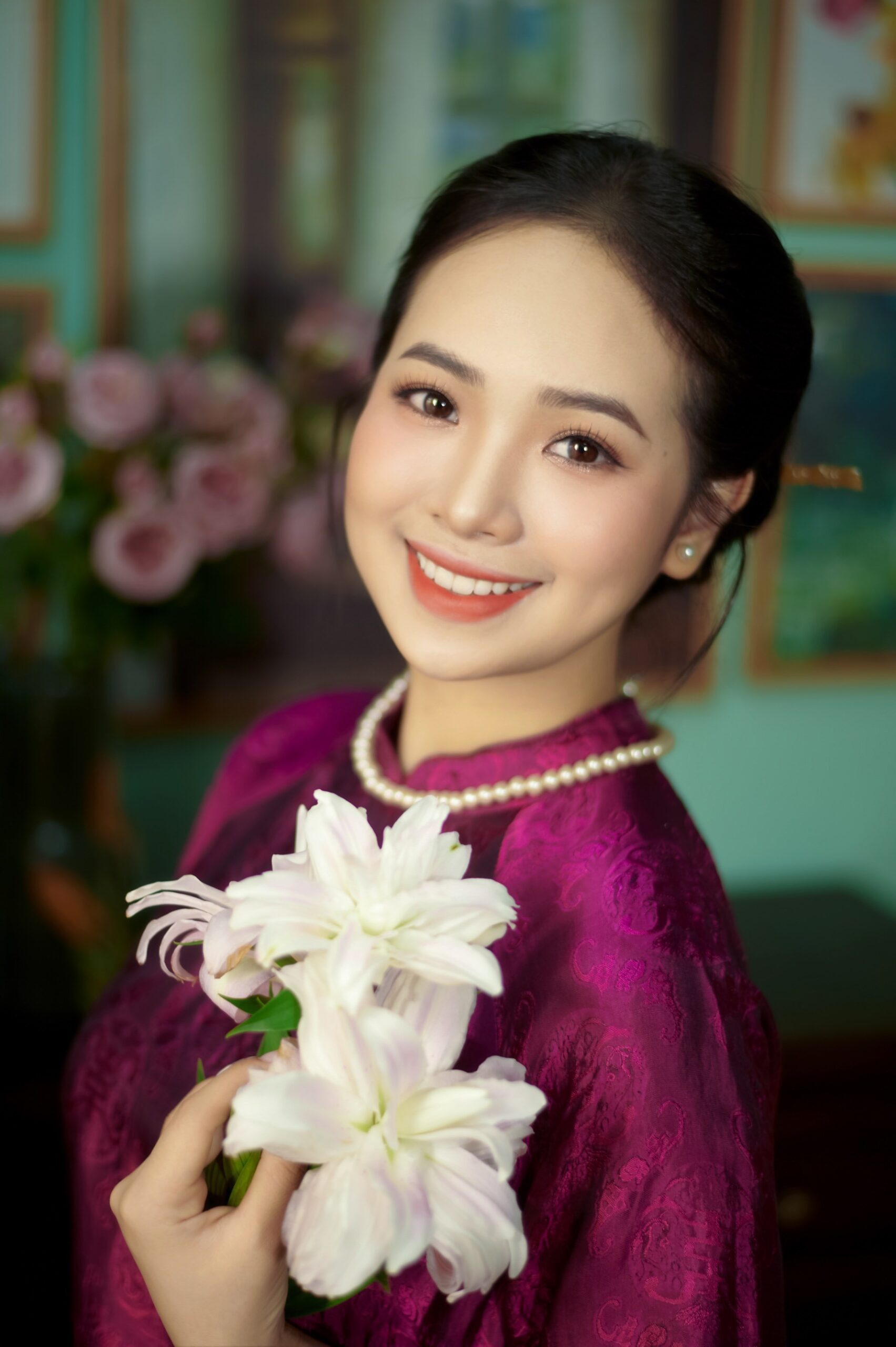 Hình ảnh gái xinh truyền thống và hiện đại có tâm hồn to tròn