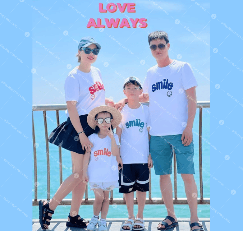 Áo gia đình 4 người còn là một cách tuyệt vời để tạo ra những kỉ niệm đáng nhớ và thú vị