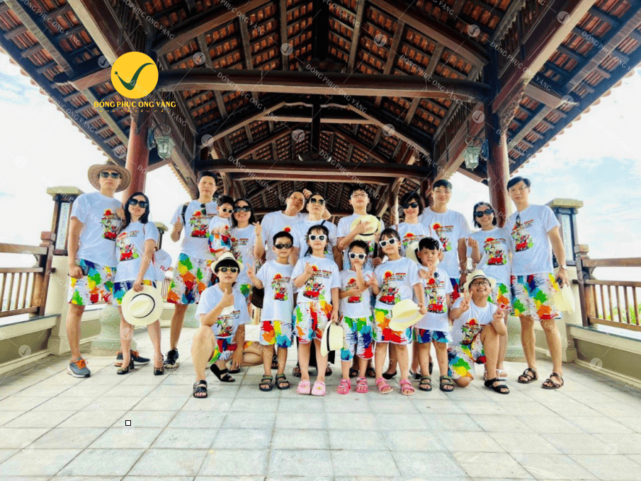 dong phuc gia dinh di bien