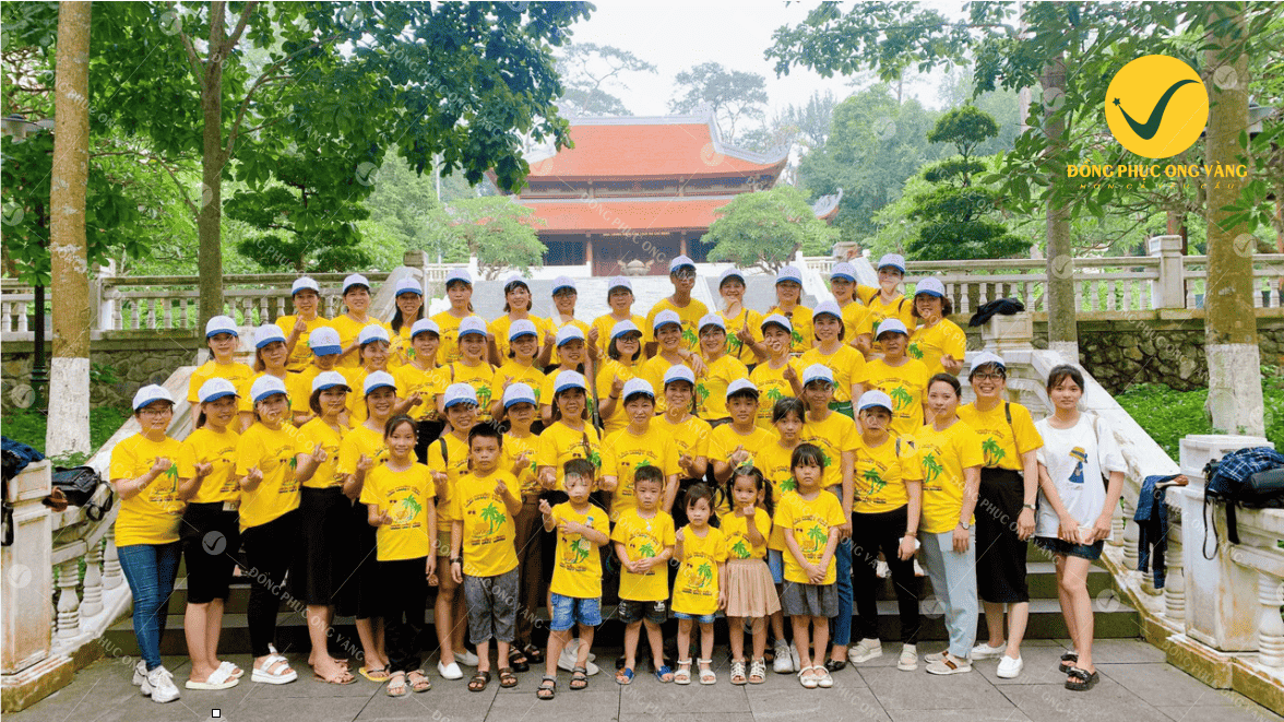 ao dong phuc gia dinh di bien