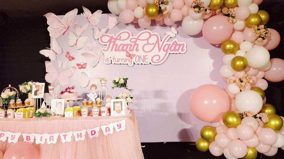 Background sinh nhật màu hồng đậm ấn tượng