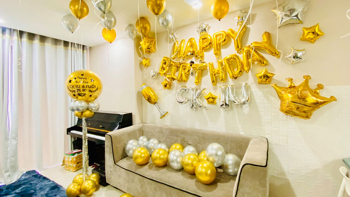 Background sinh nhật màu vàng decor ấn tượng