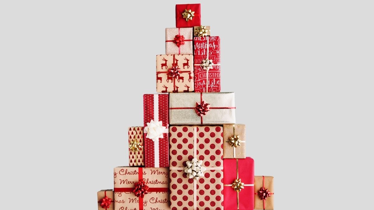 Cây thông sáng tạo từ các hộp quà Giáng Sinh