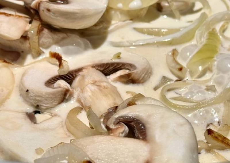 Món nấm mỡ xào kem sữa