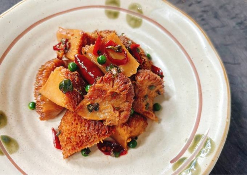 Món nấm hầu thủ xào tiêu xanh