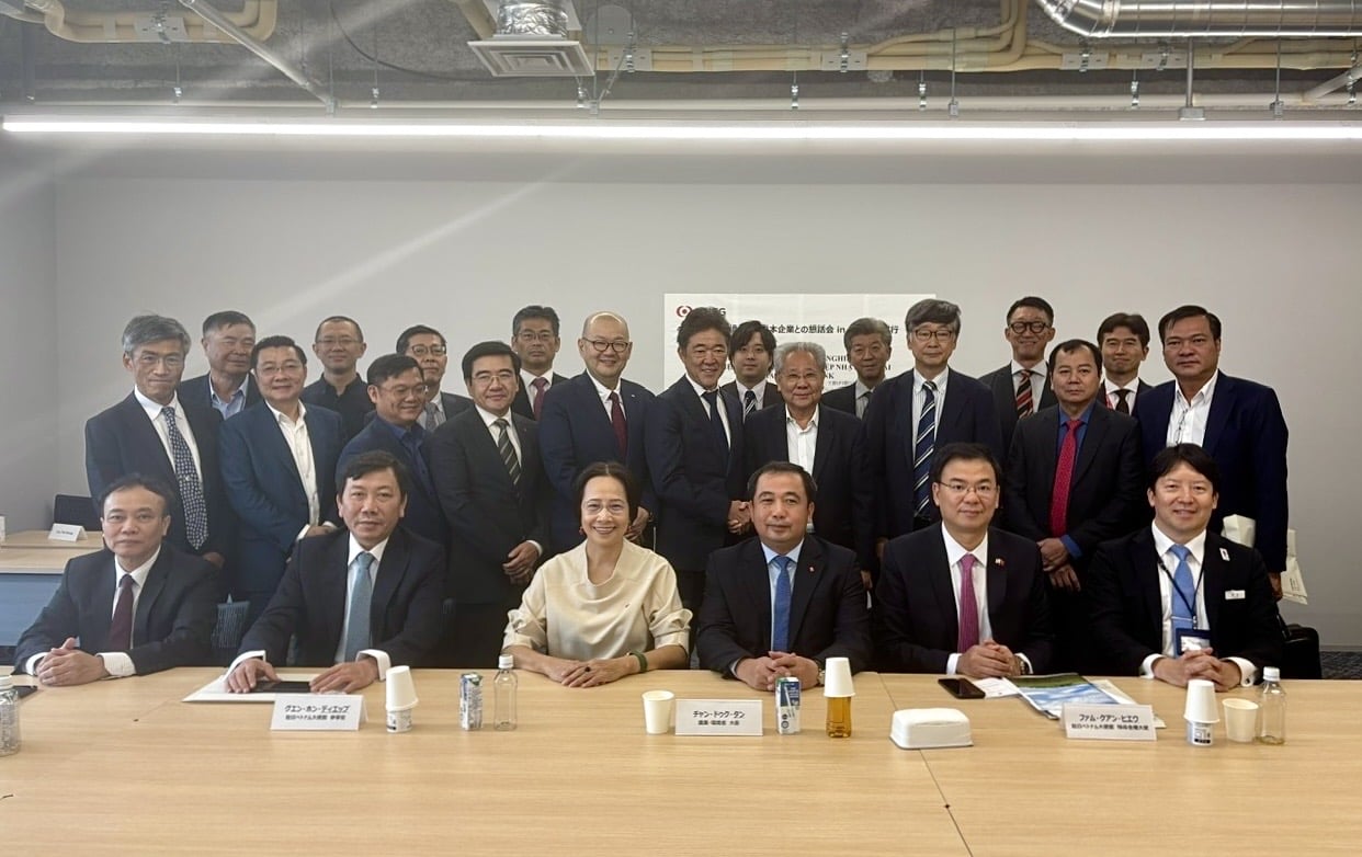 Lãnh đạo Bộ Nông nghiệp và Môi trường tới thăm và làm việc tại Ngân hàng MUFG Bank, Chi nhánh Sapporo. Ảnh: ICD.