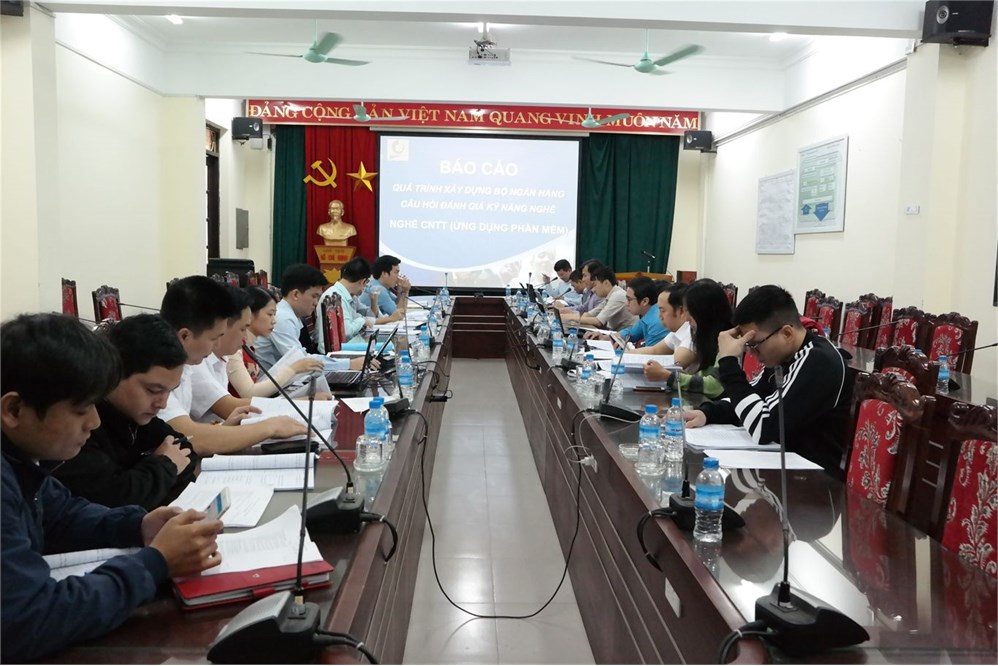 Hội thảo góp ý xây dựng ngân hàng câu hỏi trắc nghiệm, đề thi thực hành đánh giá kỹ năng nghề Công nghệ thông tin